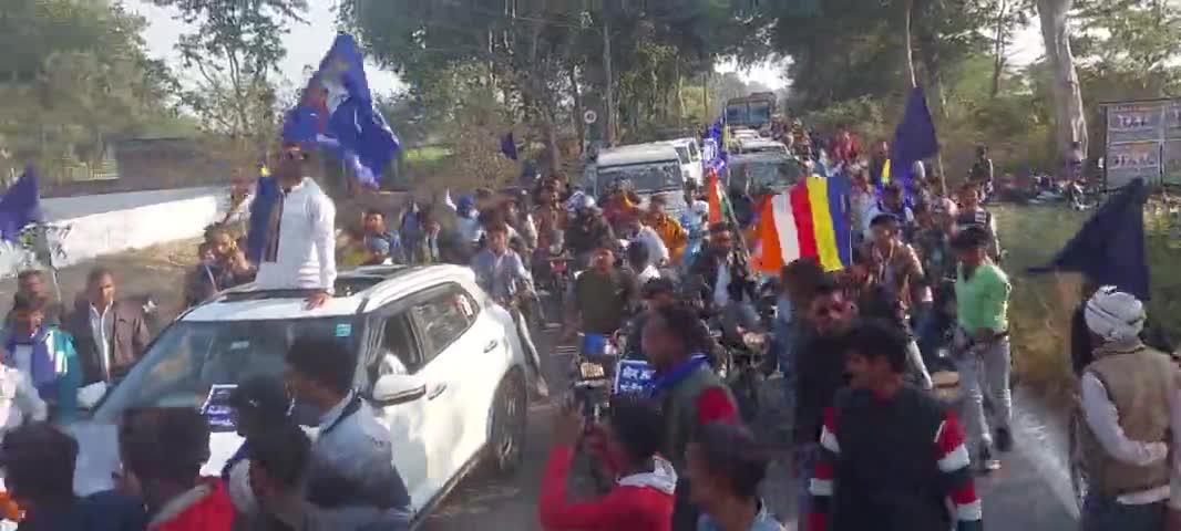 उत्तर प्रदेश के जिला कानपुर से रोड शो में
भीम आर्मी राष्ट्रीय अध्यक्ष मनजीत सिंह नौटियाल 
#संविधान बचाओ यात्रा 🇮🇳,,,
#आरक्षण ,#जमीन वापस करो,,, 
आंदोलन को आगे बढ़ाया गया  
आरक्षण #और #जमीन वापस करो यह हमारा #संवैधानिक @अ