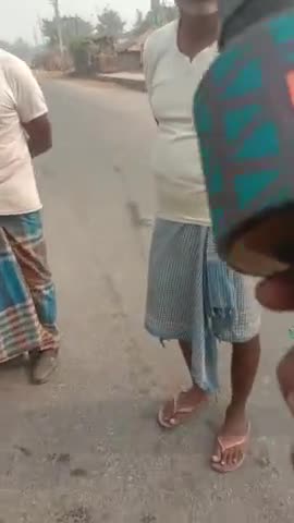 ###inme se kuch aadmi ne mere cameraman kesath marpit ki gai or ghari se machli25kg  loot liya gaya##ab kya karna hai@@@