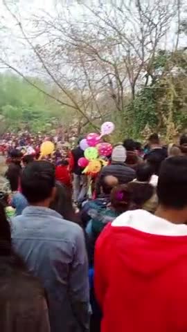 #नई साल की शुरूआत आते ही #पर्यटन स्थलों पर ##लोगों की भारी भीड़ देखने को मिल रहे हैं कि लोग नए #साल का  आनंद उठा रहे हैं