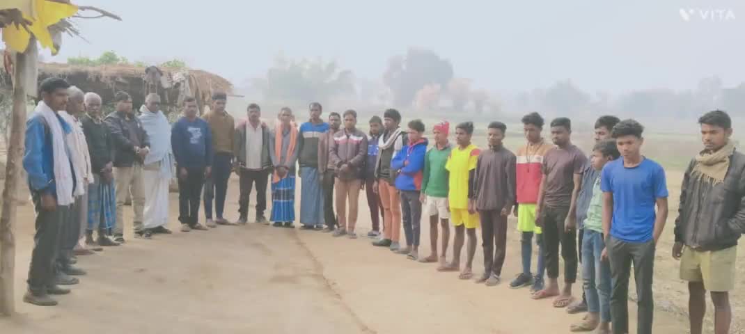 #शहीद_आदिवासियों की याद में 1 मिनट का मौन रख दी गई श्रधांजलि,
#bishrampur  #palamu #सत्ता की खोज: बिश्रामपुर