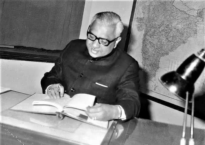 #मिथिला के लोकप्रिय नेता भारत के पूर्व रेलमंत्री श्रद्धेय पं ललित नारायण मिश्र जी की पुण्यतिथि पर विनम्र श्रंद्धाजलि 🙏