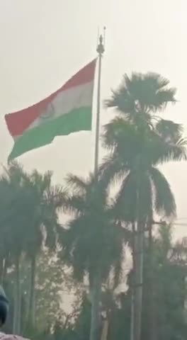 #देवरिया #टाउन हॉल में लगा #गगनचुम्बी #तिरंगा 🇮🇳