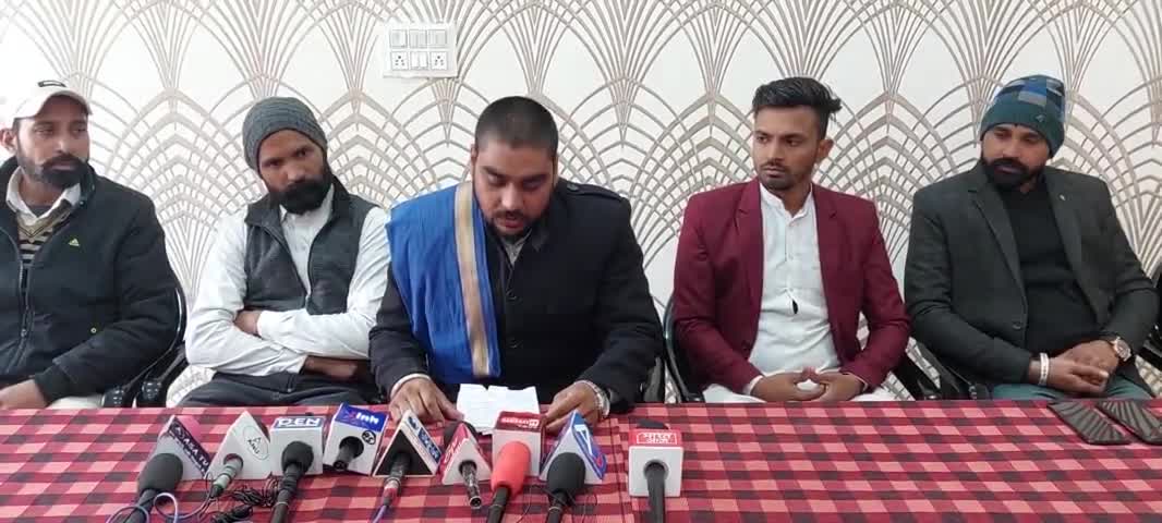 आज पंजाब की राजधानी चंडीगढ़ से घोषणा। बजा बिगुल 
भीम आर्मी राष्ट्रीय अध्यक्ष मनजीत सिंह नौटियाल 
#संविधान बचाओ यात्रा 🇮🇳,,,
#आरक्षण ,#जमीन वापस करो,,, 
आंदोलन को आगे बढ़ाया गया  
आरक्षण #और #जमीन वापस करो यह हमारा #संवैधानिक @अ