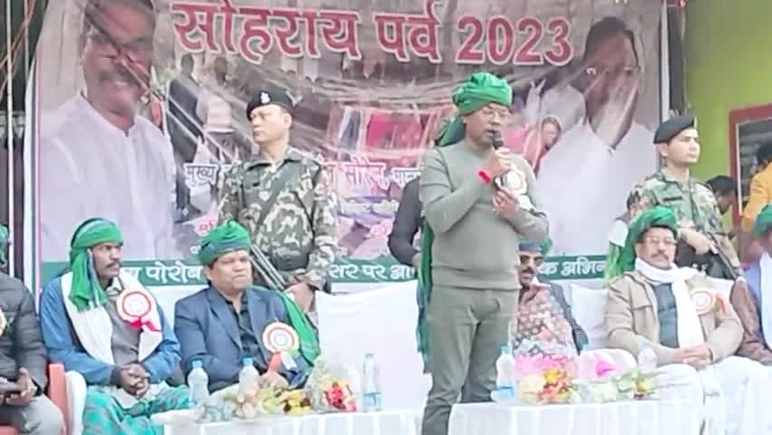 दुमका: दुमका इनडोर स्टेडियम में आयोजित सोहराय पर्व में सामिल हुए दुमका विधायक बसंत सोरेन  #Dumkaजिला