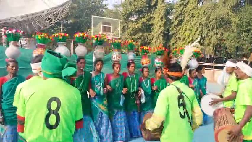 दुमका: दुमका इनडोर स्टेडियम मैं धूमधाम से मनाया गया सोहराय पर्व #Dumkaजिला