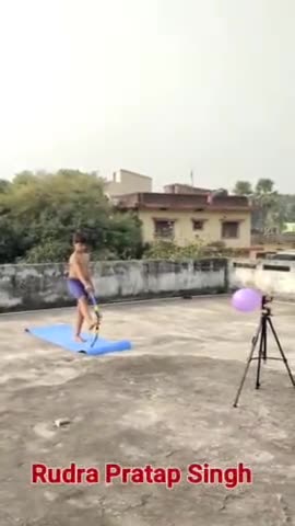 हेलो दोस्तों रुद्र का एक और पैरों से तीर चलाने का अमेजिंग वीडियो बहुत जल्द वर्ल्ड रिकॉर्ड बनाने का प्लान है। #Sbnews