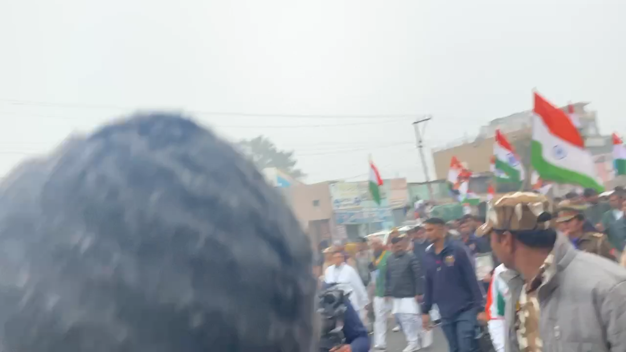 राहुल गांधी जी के साथ #भारत_जोड़ों_यात्रा 🇮🇳 में कदम से कदम मिलाने का आज अवसर प्राप्त हुआ ।

नफरत के खिलाफ लड़ाई में हम सब एक हैं ।

#BharatJodoYatra
