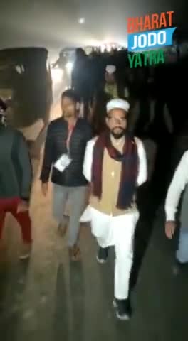 अहंकार किसी का न चला, रावण हो या कंश,
सत्ताधारी जुमलेबाज का,ये यात्रा करेगी अंत.....
#bharatjodoyatrabihar