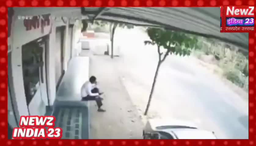 #तेल की कीमत #बढ़ने से कार और कर का मलिक दोनों हो गये #पागल सायद फुल टंकी करा कर 🥃पैसे नही बच्चे साथियो अपनी सुरक्षा और