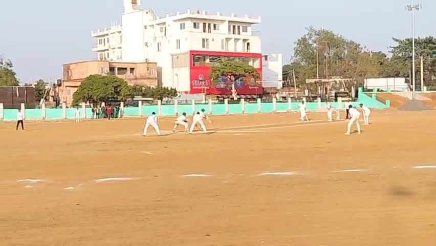 दुमका: जिला क्रिकेट संघ दुमका गांधी मैदान में क्रिकेट टूर्नामेंट खेला जा रहा है #Dumkaजिला