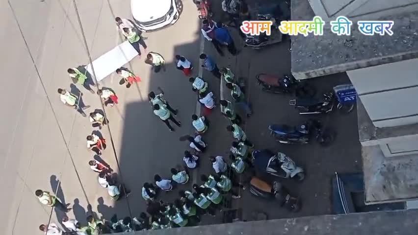 रायपुर: आज रायपुर के शंकर नगर चौक में  सड़क सुरक्षा #अभियान का #रैली निकाली गई