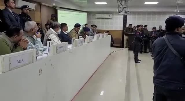 #हिसार में फूटा गृहमंत्री का गुस्सा, बोले-मेरा नाम अनिल विज है, यहां सिर्फ मैं ऊंचा बोल सकता हूं..
