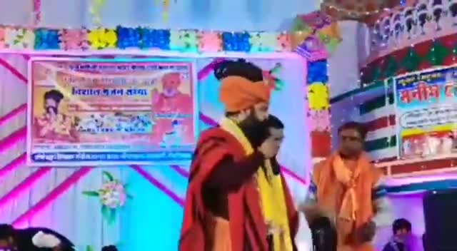 #टोंक के टोरडी सागर गांव में स्थित गौशाला में आयोजित भजन संध्या में संत प्रकाश दास का एक विवादित बयान सामने आया हैं