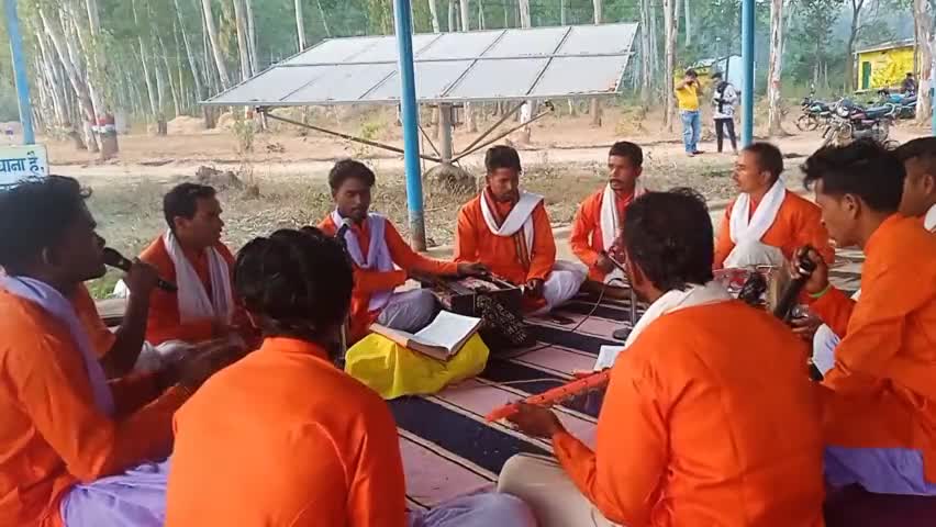 सीतापुर: #सीतापुर आदर्श गोठन सोनतरई में #ब्लॉक स्तरीय #रामायण प्रतियोगिता का आखरी दिन
#नव युग सत्संग मानस मंडली #बागडोली