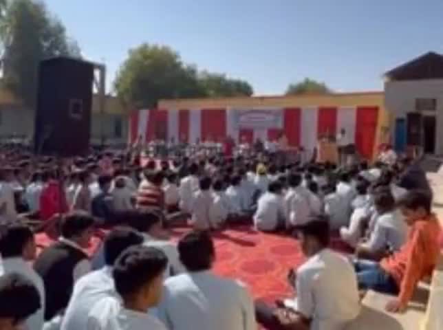 मोरखाना स्कूल में 12 जनवरी को वार्षिक उत्सव का आयोजन रखा गया। #pandit4517_