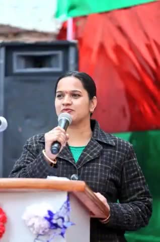 लोग पीठ पीछे बड़बड़ा रहे हैं,
मतलब साफ है कि हम सही रास्ते पर जा रहे हैं।
👍#SundayMotivation 👍
सुप्रभात 🎉🌄