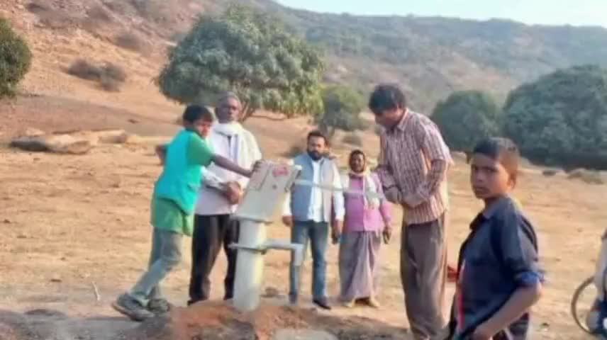 सौखरा के पहाड़ियों में स्थित शहीद बाबा के समीप में लगवाया गया चापा कल
#Express_Tak