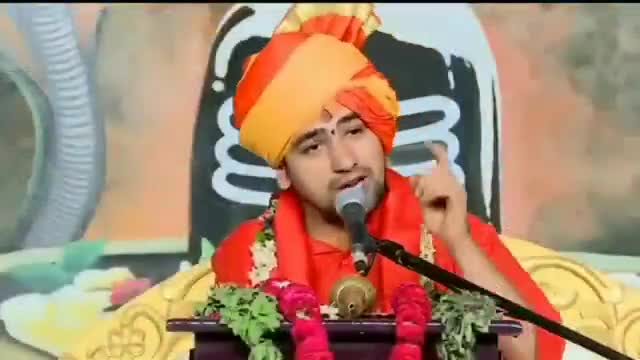बूदौर:- 🙏माता पिता और गुरु तीनों धरती पर साक्षात भगवान का रूप है। इसके बारे में महाराज ने कहीं बहुत बड़ी बात सरल भाषामेआप जरूर माने और सुने,जय हो🚩🙏#bageshwardham #sonusharma