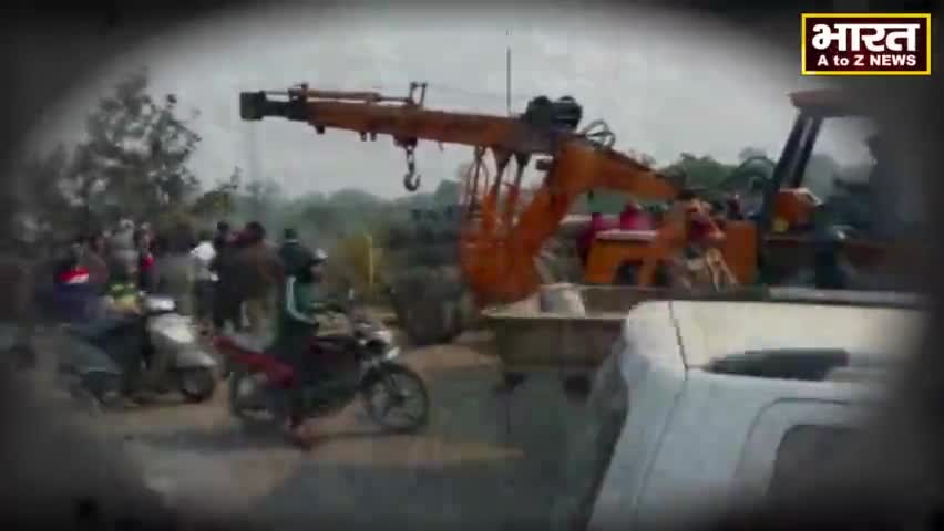 कानपुर: #कानपुर#40 फ़ीट पुल के ऊपर से नीचे खाई में गिरी कार#