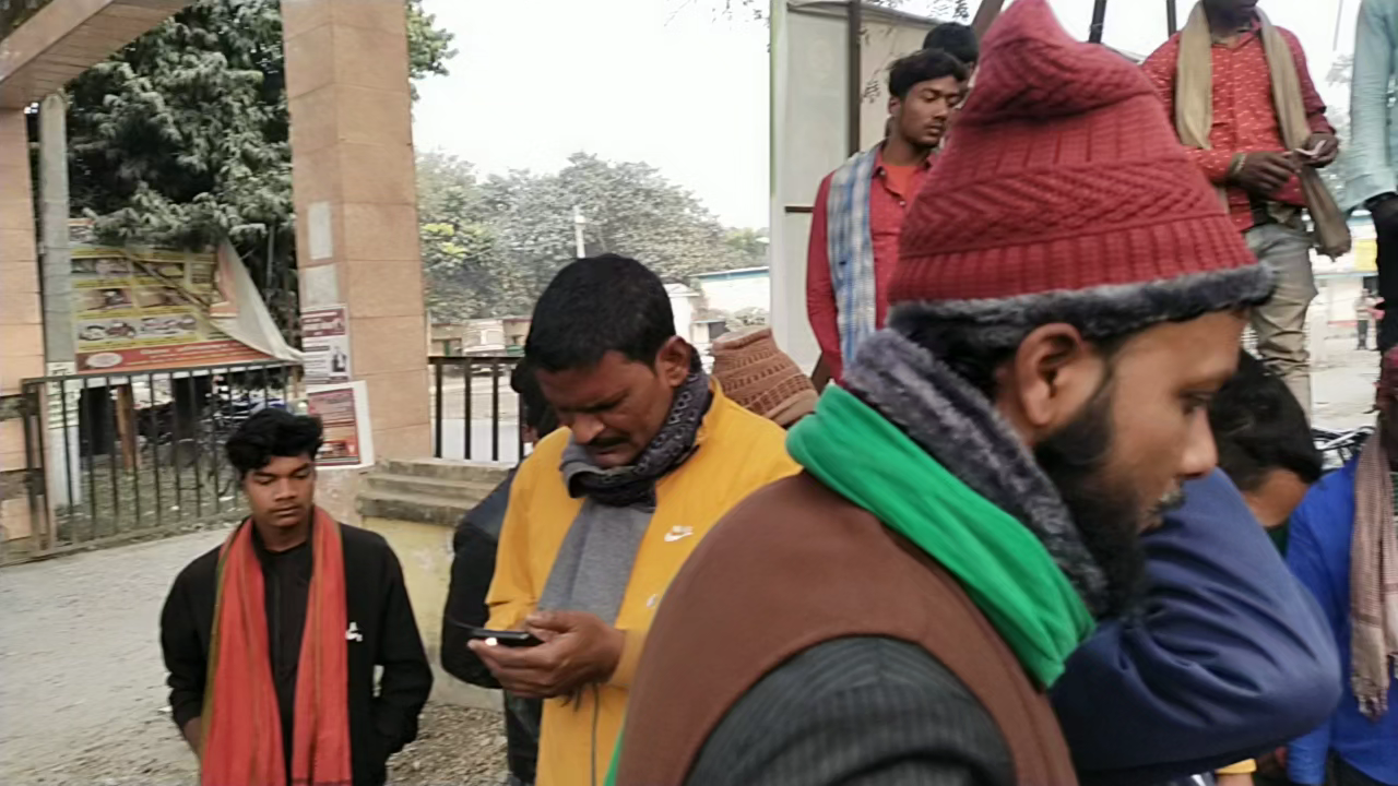 वीरपुर/सुपौल: शिक्षा मंत्री के समर्थन में जोरदार प्रदर्शन |  BJP/RSS और मनुस्मृति का किया पुतला दहन | शिक्षा मंत्री के जीभ का' टने वाले बाबा को जमकर लताड़ा 

#profchandrashekhar #rjdbihar #manusmriti