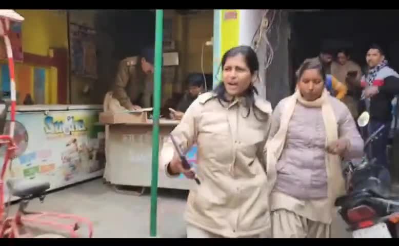 #nawada:-#होटल में चल रहा था #देह #व्यापार का धंधा , #पुलिस ने दी दबिश , संचालक सहित 4 #गिरफ्तार