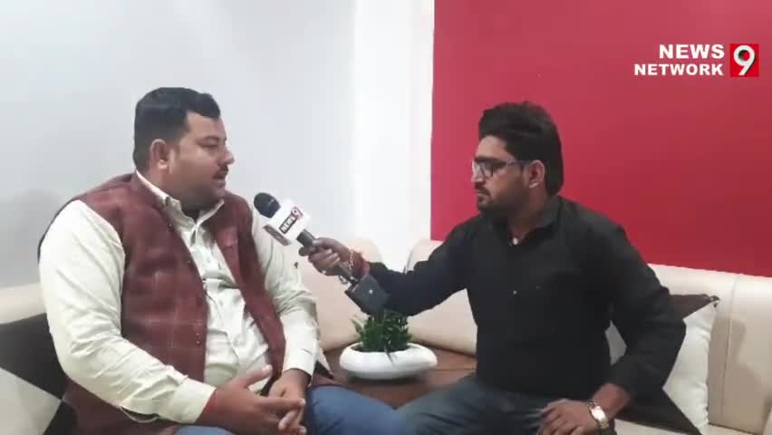कभी बनके #हवा ख़ुद का ही #दिया बुझाया करो,
पता तो चले तू #चिराग़ ज़्यादा है या "हवा" ज़्यादा !!