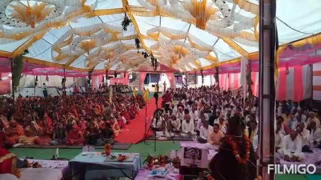 ग्राम पालनपुर में,आज श्री शिवमहापुराण कथा का चतुर्थ दिवस की बेला में  कथा व्यास महामंडलेश्वर शंकरपिठाधीश्वर 1008 स्वामी श्याम #चैतन्यापुरी महाराज जी मुखारविंद से कथा शुरू हुई। आज भगवान भोलेनाथ जी की 12 ज्योतिलिंग का अभिषेक, हुआ