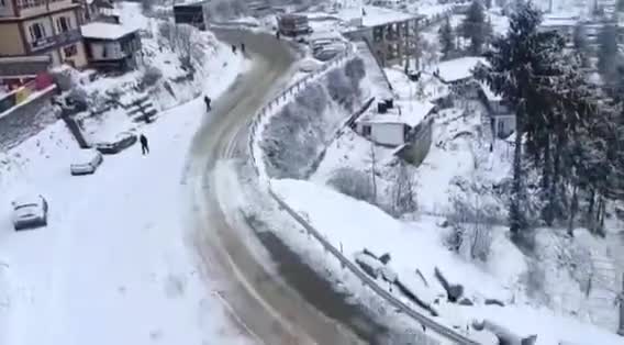 Kufri after snowfall
#crazynewsindia2016
#himchalnews