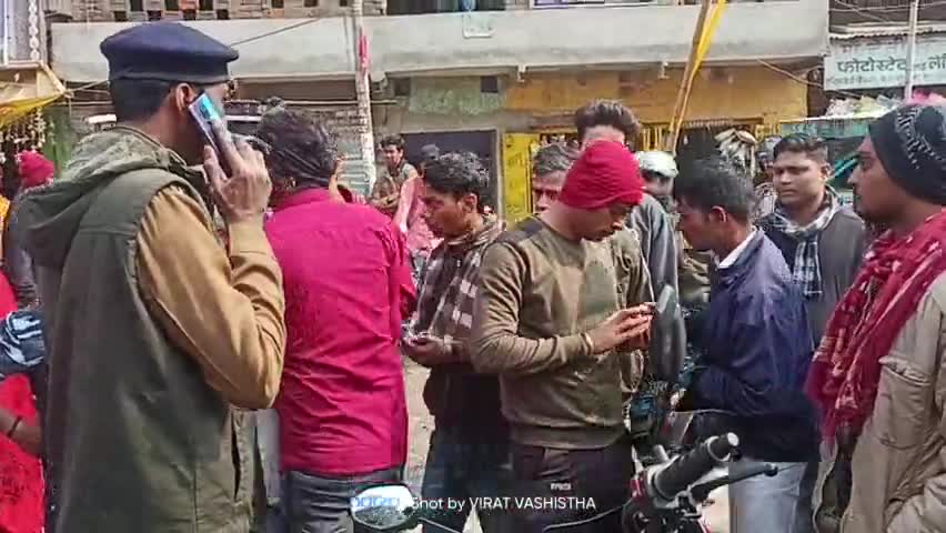#live #नवादा:-#इंदरा चौक पर #वाहन_चेकिंग #अभियान के दौरान #पुलिस और वाहन #चालक के बीच #हाथापाई