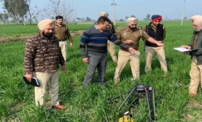बॉर्डर एरिया में ड्रोन घुसा, बीएसएफ ने मार गिराया, भेजी गई खेप गायब #news #न्यूज #army #ड्रोन #bsf