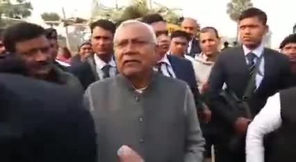 मुख्यमंत्री बोल रहे है उपेंद्र कुशवाहा जेडीयू छोड़कर दो तीन बार गए फिर आये..लेकिन आगे उनकी इच्छा क्या है: मुख्यमंत्री 
#NitishKumar #UpendraKushwaha

#JDU #jantadalunited