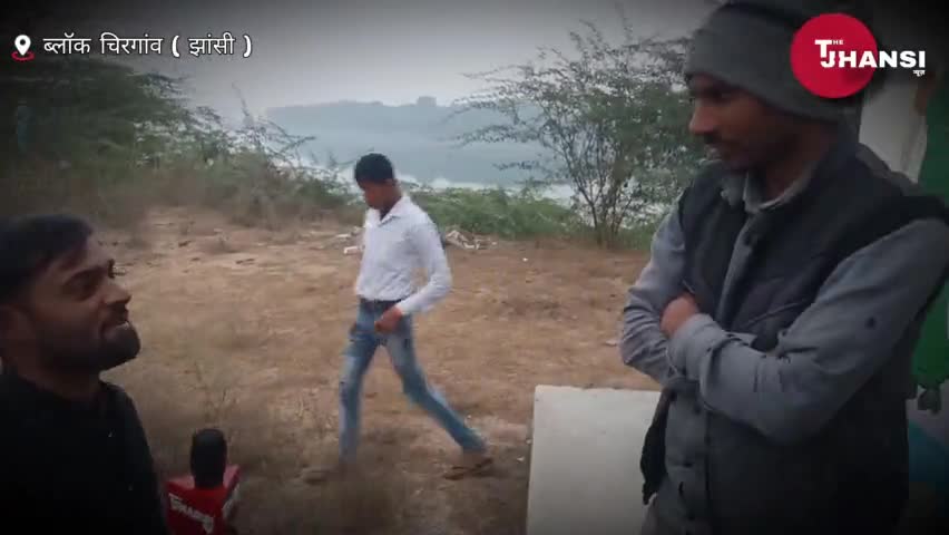 लेट्रिंग का पैसा भी खा गया भ्रष्टाचारी सचिव 5 पंचायतों का है मालिक ।
#thejhansinews #DMjhansi #झांसी #jhansikirani