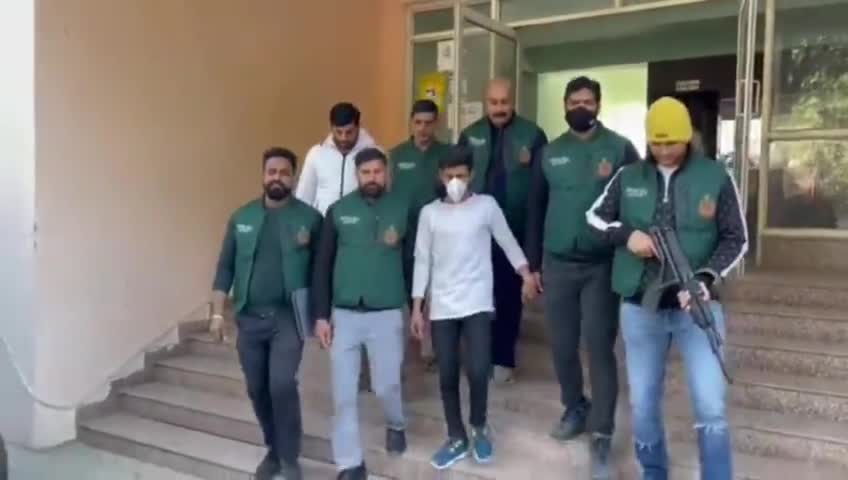 हथियार गैंग का भंडाफोड़, 34 सेमी ऑटोमेटिक पिस्टल बरामद #crime #क्राइम #न्यूज #news #पुलिस #हथियार #गैंग