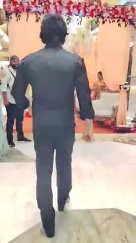 बेरोजगार शाहरुख खान नचनिया बन गया
#Shahrukh_Khan