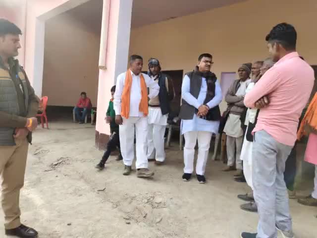 #हसनपुर_विधानसभा42 के ग्राम वंशीवाला महरपुर में करन सिंह के पुत्र के रिश्ते में सम्मिलित हुए #चन्द्रपाल_खडगवंशी