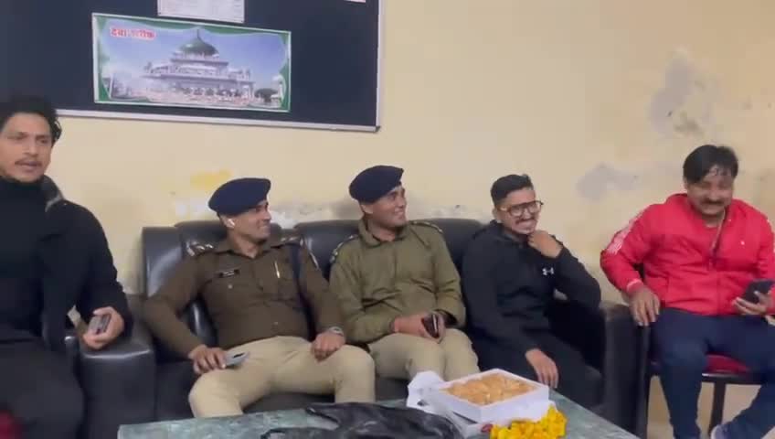 #कोना कोना अपने देश का सजाएगे अपने इस चमन को स्वर्ग हम बनाएंगे अपने भाईयों के साथ जशन हम मनाएंगे