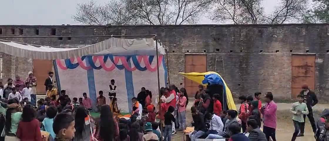 #26 जनवरी JLNमाध्यमिक विद्यालय #गौरी_कड़सर में छात्र छात्राओं ने दहेज़ एक अभिशाप को नाट्यकला द्वारा सामाजिक संदेश दिया