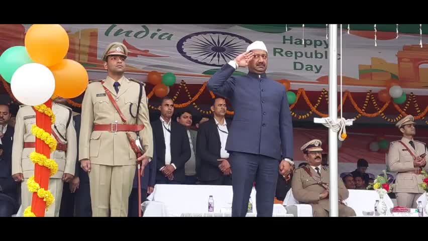 छपरा में झण्डात्तोलन कार्यक्रम में शामिल हुई की विभागों की झाकियां
#republicdayindia #chapra_saran #chapra #छपरा