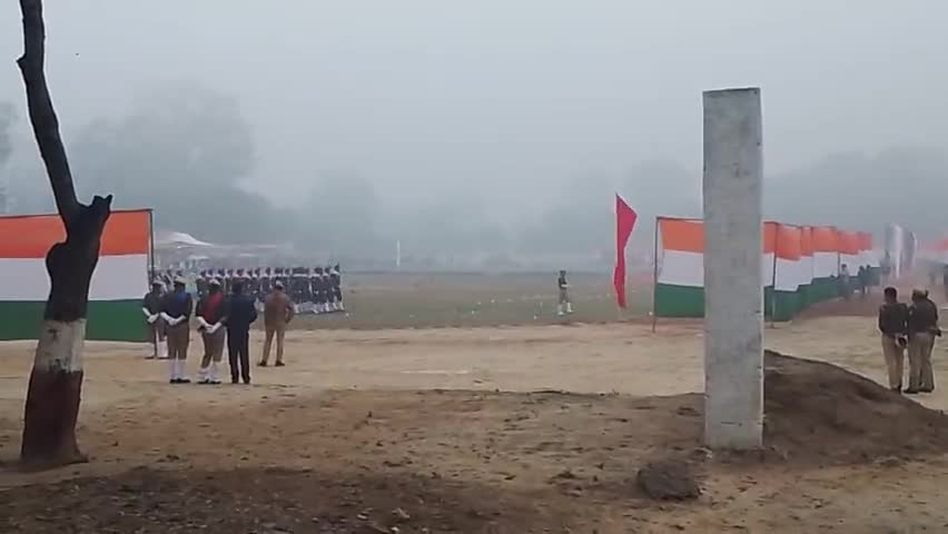 बदायूं: 74 वें गणतंत्र दिवस के अवसर पर परेड ग्राउंड में निकली परेड #budaun #news #budaunstarsiyanand