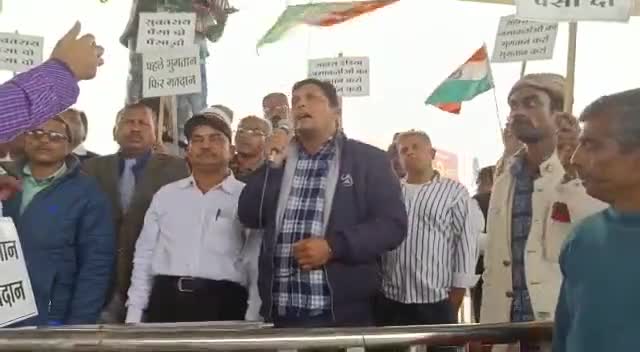 मध्यप्रदेश:#सतना में #सहारा_इंडिया के #पीड़ित_जमाकर्ताओ_एजेंटो ने #सविधान निर्माण #बाबा_भीमराव_अंबेडकर को दिया #ज्ञापन