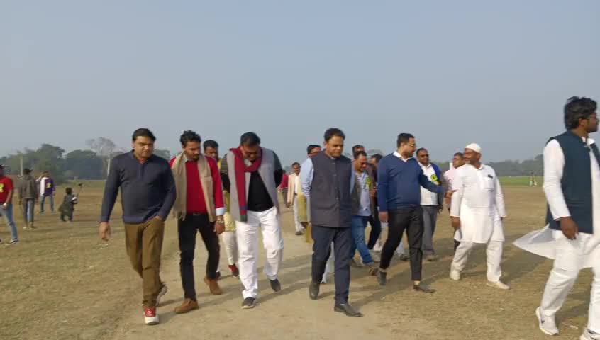 27/1/2023 #फुटबॉल #darbhanga_mithila 
      आज दरभंगा लोकसभा क्षेत्र 
दरभंगा ग्रामीण क्षेत्र में ⚽
फुटबॉल प्रतियोगिता लहेरियासराय और दरभंगा के बीच खेल उद्घाटन समारोह में ग्राउंड में मैं और सदर एसडीओ साहब,,,, टीम सदस्य सभी खिलाड़ी और मेरे सम