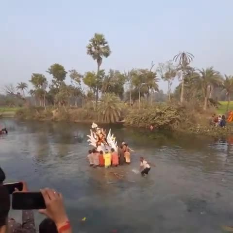 अलीनगर प्रखंड के पिरहौली गांव में संपूर्ण सरस्वती मूर्ति जलप्रवाह किया गया काफी जुलूस के साथ।
#PIRHAULI