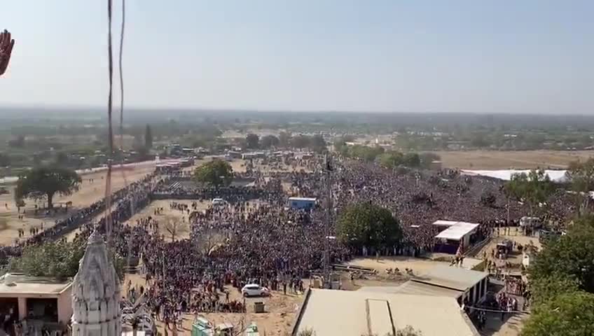 सहाड़ा: #narendramodijindabadbjp  pm मोदी पहुँचे आसिंद मालसेरि इतनी भीड़ आप देख के हैरान हो जाओ गे #pm #narendarmodi #modi @