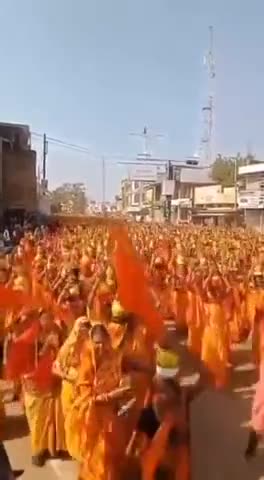 #शंकराचार्य श्रीमद भागवत कथा
परमपुज्य ज्योतिष पीठाधीश्वर जगदगुरु शंकराचार्य स्वामीश्रीः अविमुक्तेश्वरानंद सरस्वती जी महाराज के श्रीमुख से आज से २ फरवरी तक बेमेंतरा में आयोजित श्रीमद भागवत कथा के प्रथम दिवस ११००० महिला मातृशक्ति का अद्भुत कल
