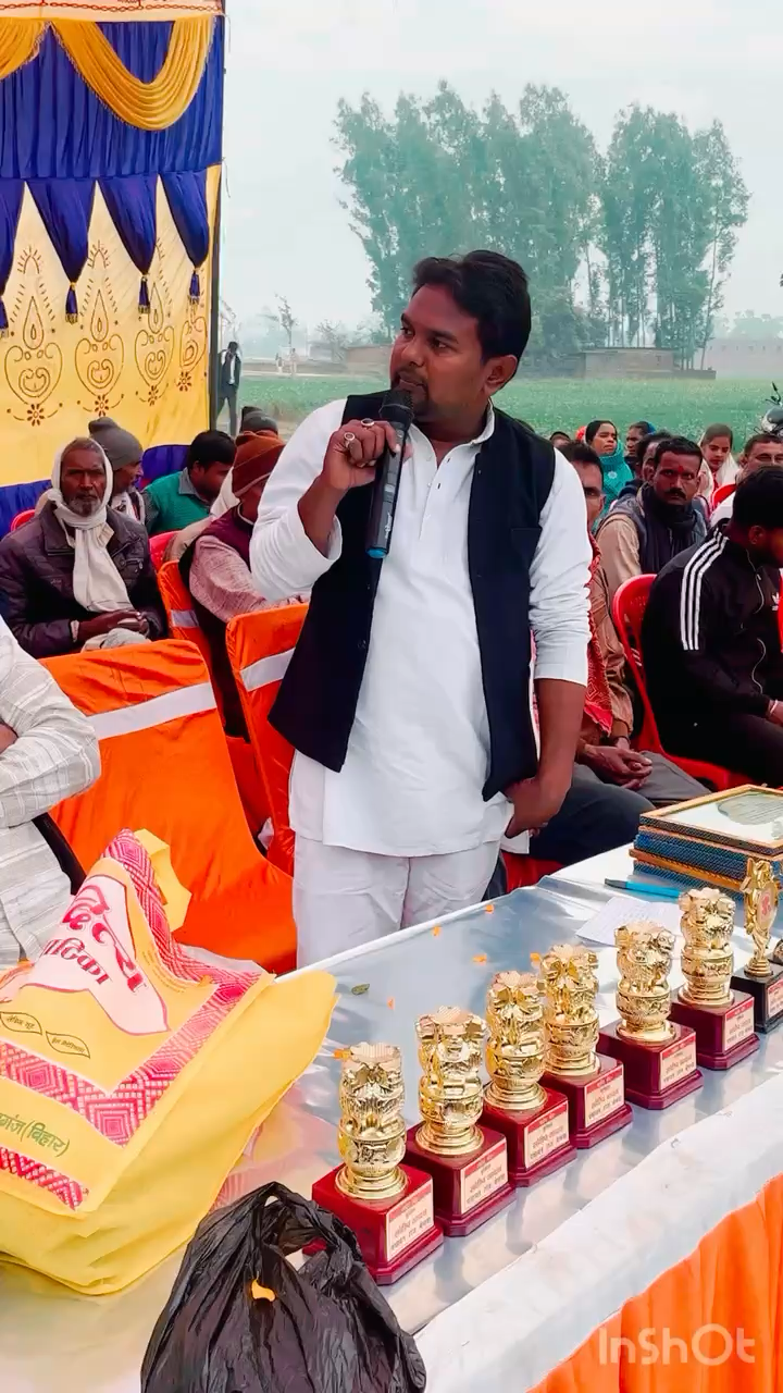 बेलवा पंचायत में पर्यावरण की दिशा में उत्कृष्ट कार्य करने के लिए वनपोषको को सम्मान पत्र व अंग्वस्त्र देकर सम्मानित किया गया …

#belwapanchayat