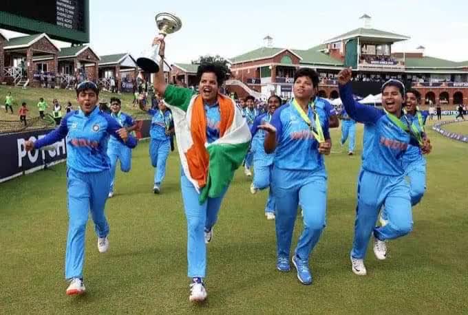 U-19 भारतीय महिला क्रिकेट टीम को #U19T20WorldCup फाइनल मुकाबले में जीत कर इतिहास रचने पर ढेरों बधाई। गर्व है कि रोहतक, हरियाणा की बेटी शैफाली वर्मा की अगुआई में यह शानदार जीत मिली।