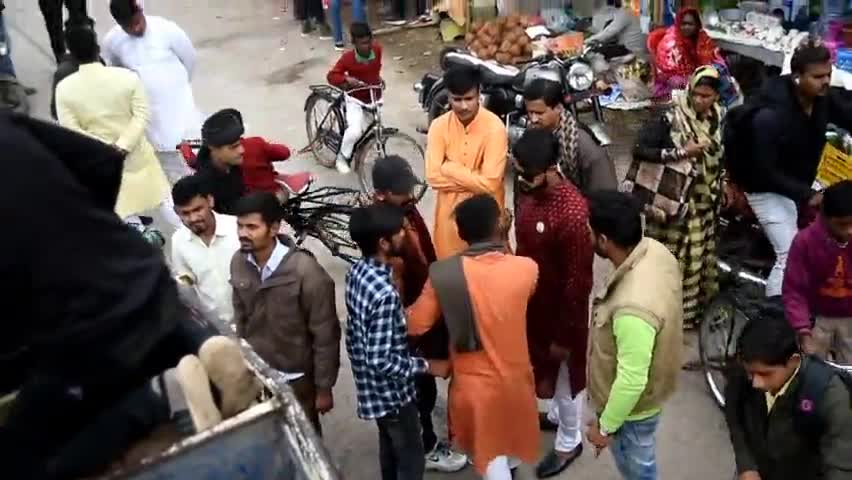 रामपुर बघेलान: रामवन पार्किग से तिरंगा यात्रा निकाली गई 
#युवाओं का जनसैलाब ।
#ब्रदर्स ग्रुप सज्जनपुर