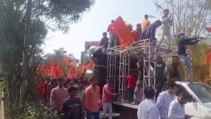 गुना जिले में #बागेश्वर_धाम सरकार के #समर्थन में  #सनातनियो ने निकाली विशाल #रैली।