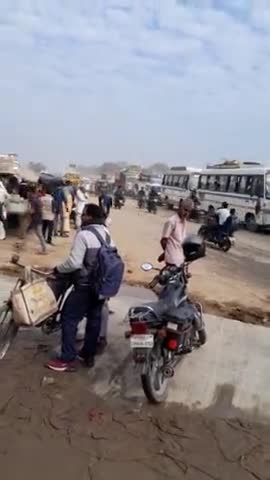 बक्सर     #गोलंबर पे रोज लगता है भीसड #जाम #प्रसासन भी है परेसान #nhai #pmoindia #बक्सर #बिहार
