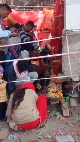 #तिलहर। कचियानिखेड़ा में आज मंगलवार के दिन श्रद्धालु काफी संख्या में अपने आराध्य हनुमान जी के दर्शन करने पहुंचे।